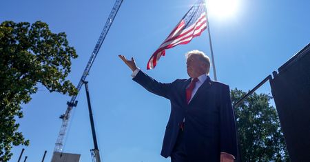 Trump zapowiedział "wojnę gospodarczą" z Iranem. Ceny ropy reagują