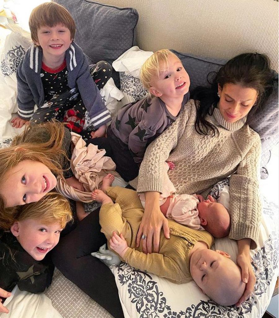 Hilaria Baldwin z dziećmi