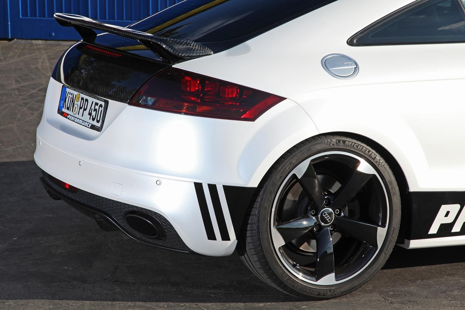 Audi TT RS Black & White Edition
