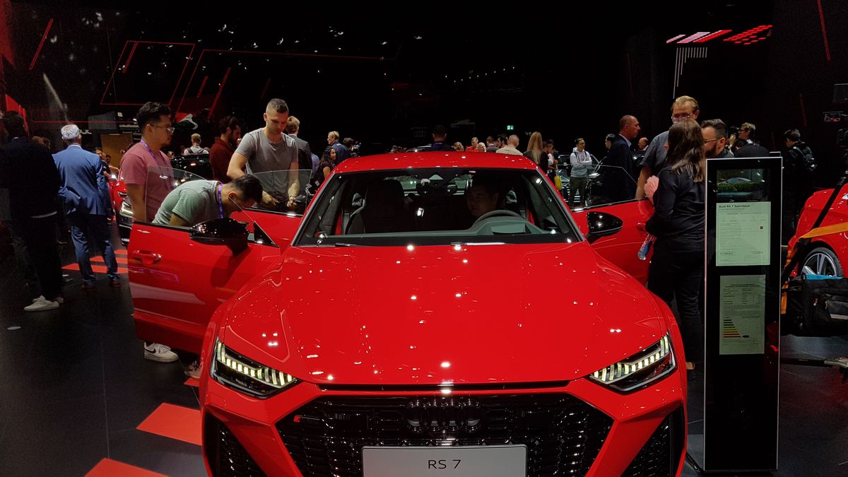 Nowe Audi RS7 zdecydowanie budzi respekt swoim wyglądem.