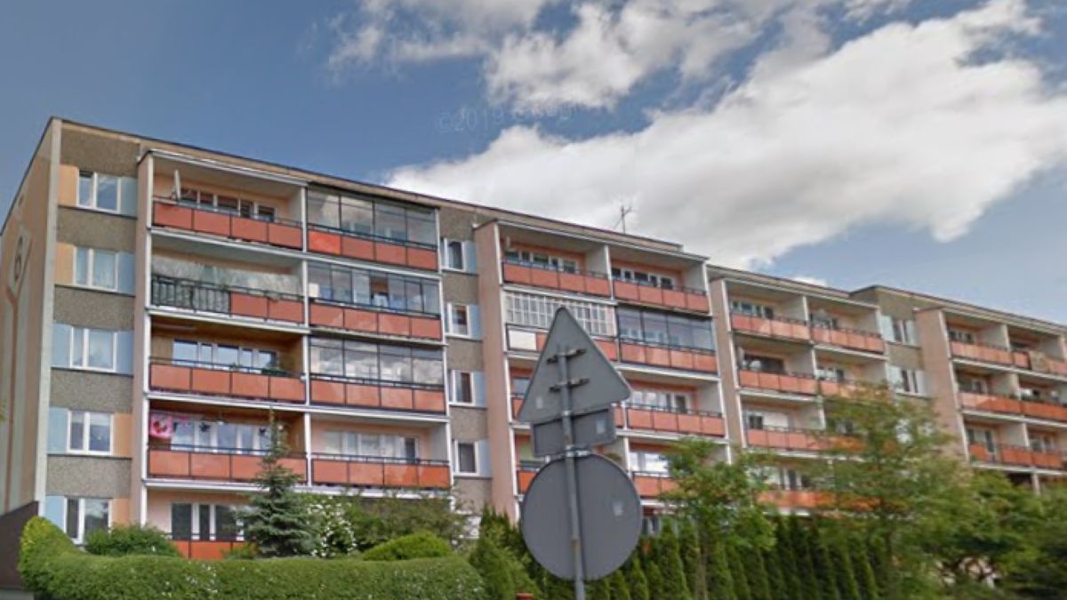 Blok, w którym doszło do wypadku. 96-latka wypadła z balkonu