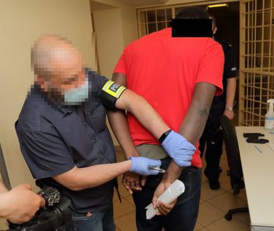 Warszawa. Uwodził kobiety jako amerykański żołnierz. Okazał się oszustem z Nigerii
