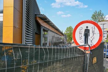 Betonowa ściana. Zakopiańczycy krytykują nowy stadion w centrum