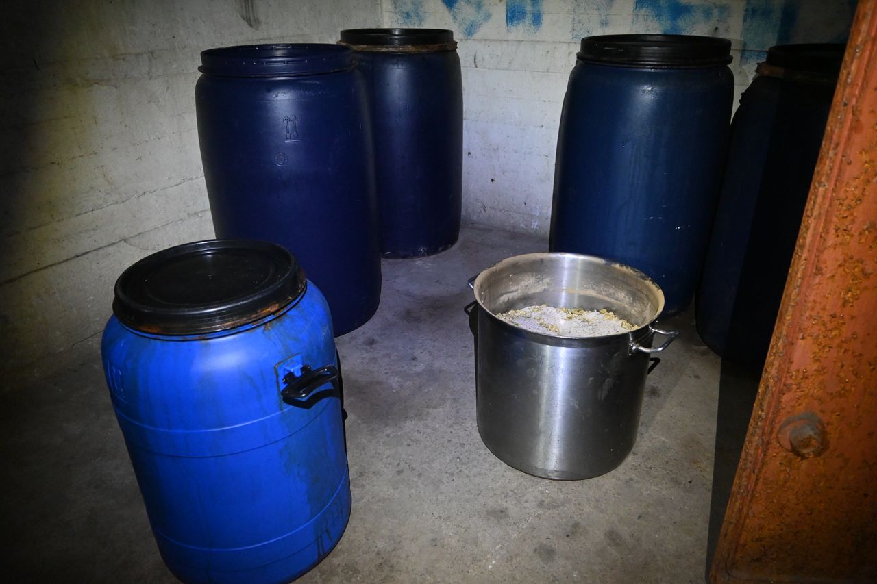 Beczki muszą stać w bunkrze przez rok