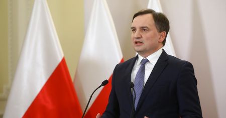 Ziobro ostro: wybór między dżumą a cholerą