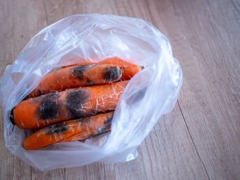 Marchew z czarnymi plamami? Ekspert: Atak przez kilka grzybów jednocześnie