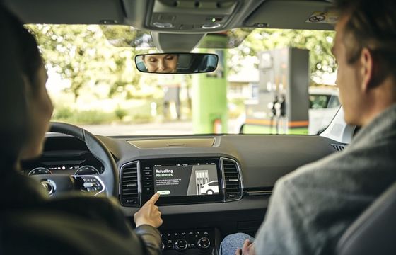 Škoda wprowadza nową usługę Pay to Fuel