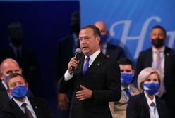 Miedwiediew o zniszczeniu Ukrainy. Uderza też w Polskę