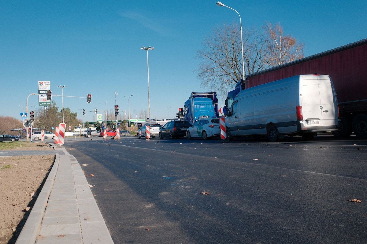 Łódź: Koniec utrudnień na ul. Rzgowskiej coraz bliżej