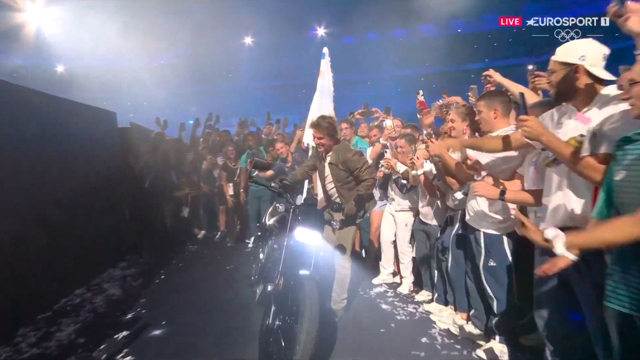 Tom Cruise gave a performance during the closing ceremony of the Olympic Games in Paris.