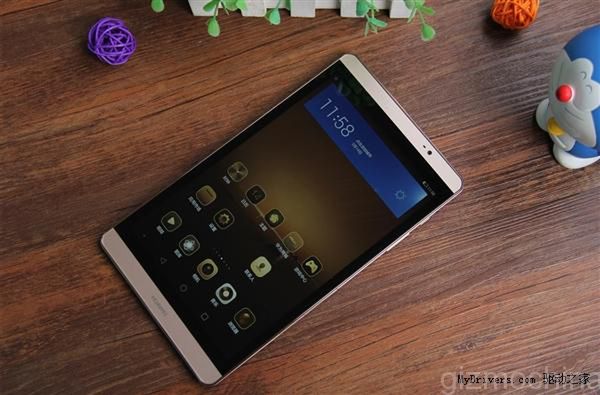 #wSkrócie: Huawei Mediapad M2 oficjalnie i Nexus 5 (2015) w benchmarkach 4