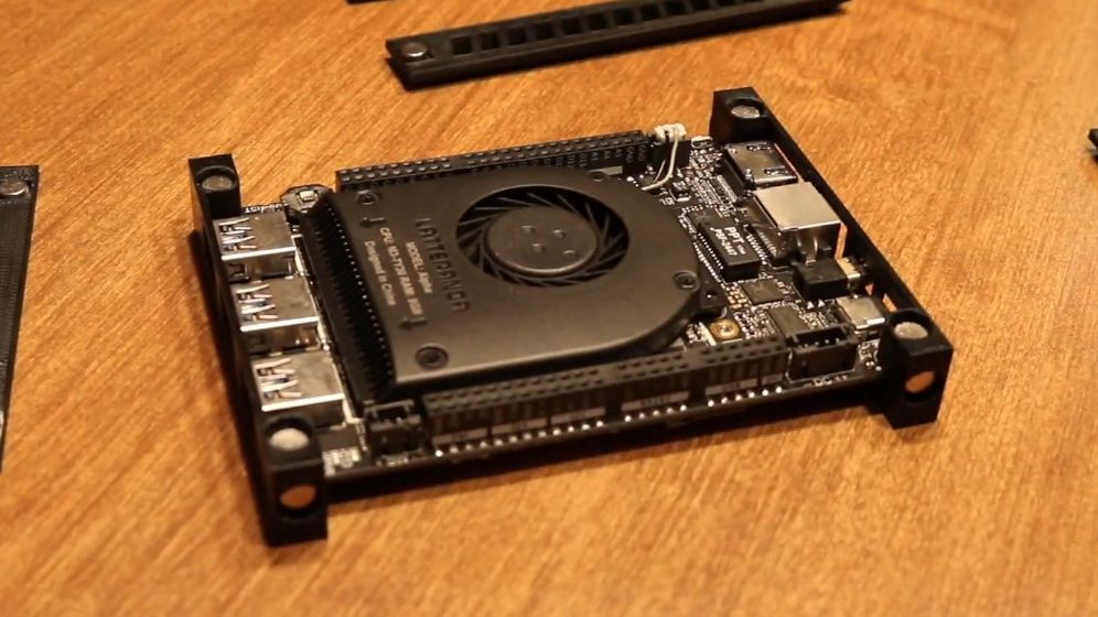 Podstawowa modułowa obudowa do LattePanda Alpha (fot. YouTube @ Project-SBC)