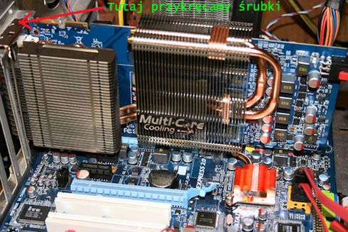 Instalacja karty graficznej w slocie PCI-E lub AGP 4