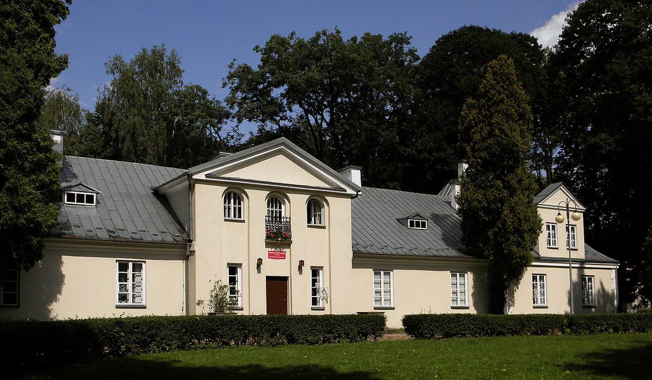 Muzeum Oskara Kolberga mieści się w dworze Dembińskich z XIX w.