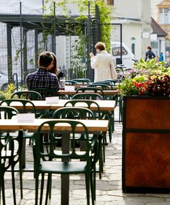 Obostrzenia. Rzecznik rządu o otwarciu ogródków restauracyjnych. Padł "realny" termin