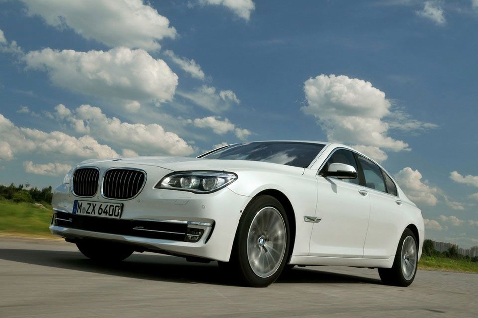 BMW serii 7 na rok 2013 - megagaleria niemieckiego okrętu flagowego 22