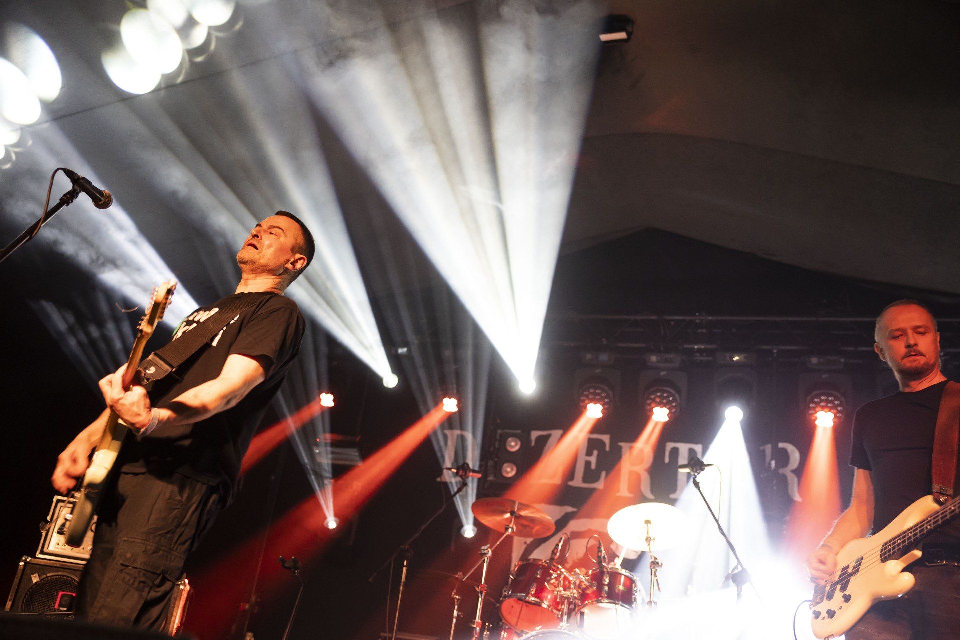 Na scenie w Siarach wystąpi legenda polskiego punk rocka - Dezerter, a wraz z nimi zagrają Ga-Ga/Zielone Żabki, Party 5 oraz 33 Trzysta