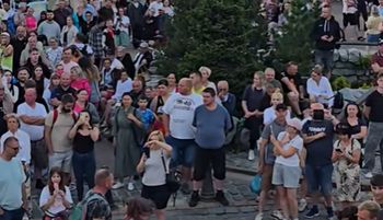 Człowiek przy człowieku. Działo się na Krupówkach. Nagranie