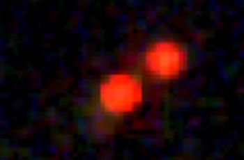 "Małe czerwone kropki" zaskoczyły astronomów. Webb pokazał niezwykłe pary
