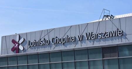 Największe lotnisko w Polsce. Poznaj jego "ukryte" opcje
