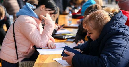 Tyle Ukraińcy zarabiają w Polsce. Większość pensji odkładają