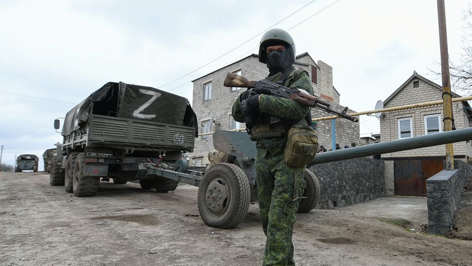 Pro-Russian separatists in DonetskDONETSK, UKRAINE - MARCH 01: Pro-Russian separatists, in uniforms without insignia, gather in the separatist-controlled settlement of Mykolaivka (Nikolaevka) and Bugas, in Donetsk region (DPR) of Ukraine on March 01, 2022. (Photo by Stringer/Anadolu Agency via Getty Images)Anadolu Agencybugas, dpr, pro-russian separatists, region