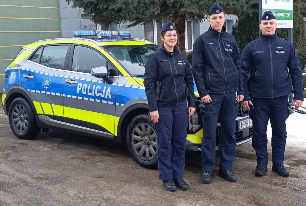 Policjanci z Gozdowa uratowali kobietę z przerębla. Dramatyczna akcja na zamarzniętym stawie!