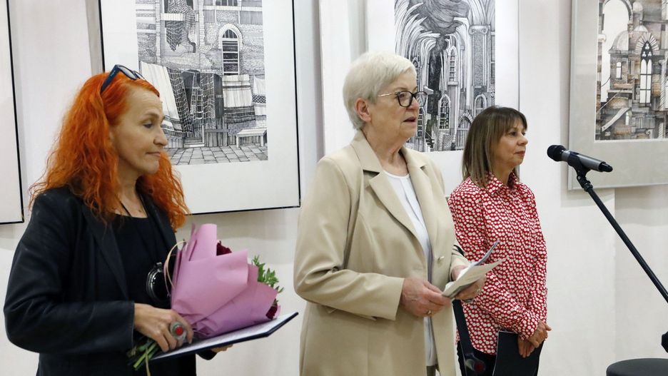Wystawa rysunku &#34;Inspiracje&#34; Klary Stolp w Grudziądzu
