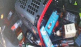 Robili zapasy na majówkę i ukradli kilkadziesiąt butelek alkoholu. Wpadli na komendanta policji