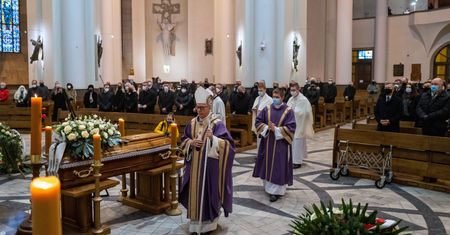 Katowice. "To nieprawda, że nie ma ludzi niezastąpionych". Pożegnanie profesora Franciszka Kokota
