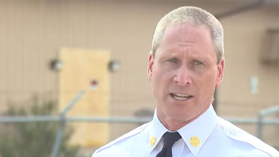 John Sullivan, komendant straży pożarnej, nie krył rozpaczy z powodu śmierci tak wielu czworonogów 