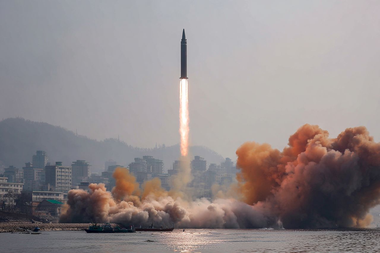Korea Północna znów prowokuje. Wystrzeliła pocisk u zachodnich wybrzeży
