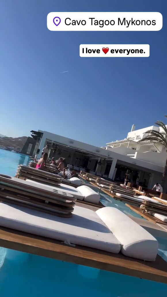 Krzysztof Gojdź przemówił z basenu na Mykonos