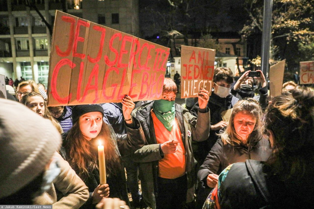 Protesty "Ani jednej więcej" przed Trybunałem Konstytucyjnym 