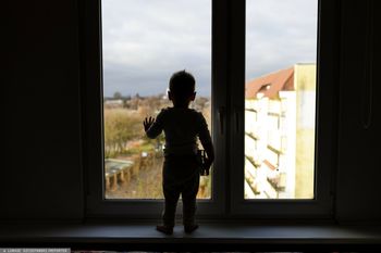 Potwór, nie matka. Gwałciła syna i sprzedawała nagrania w sieci
