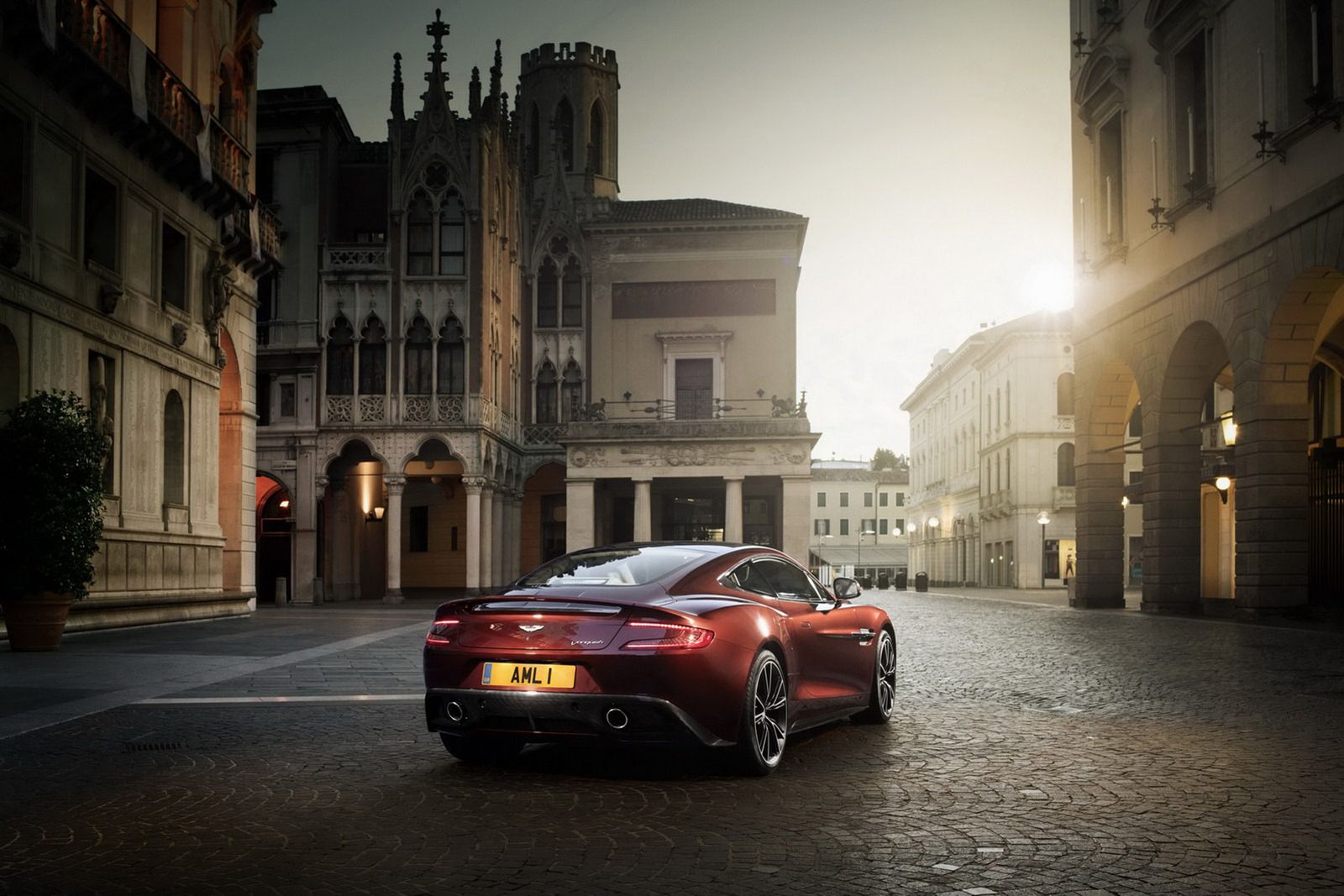 2013 Aston Martin Vanquish - uczta dla oczu [galeria] 14