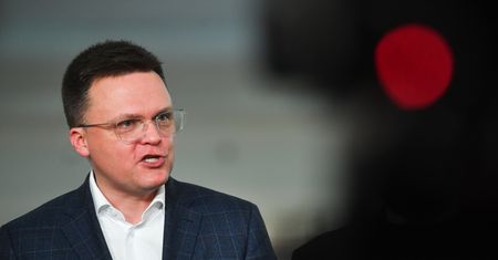 Opozycja ostro o Hołowni. "Puszczają im nerwy"