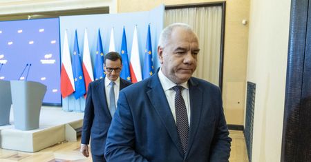 Atomowe starcie Sasina i Morawieckiego. "Dawno nie czytałem tylu bzdur"