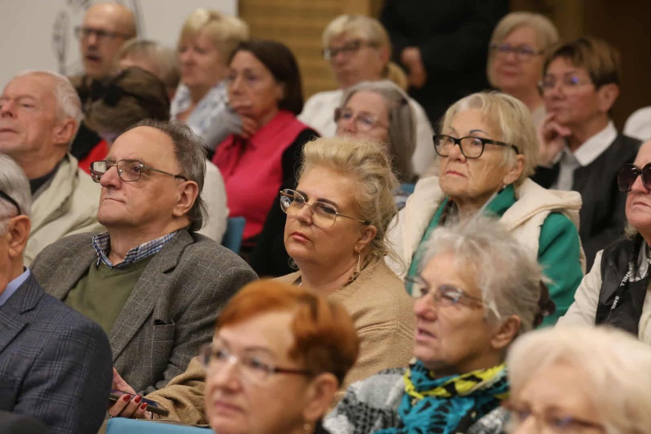 Jelenia Góra: Senioralia rozpoczęte. Na początek forum, a w sobotę wielki korowód ulicami miasta