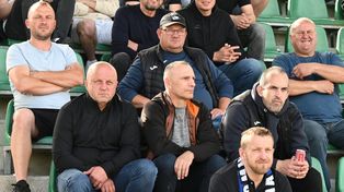 Kibice na meczu Lechia Strawczyn - Unia Sędziszów w Keeza Klasie Okręgowej. Byłeś na tym spotkaniu? Szukaj się na zdjęciach
