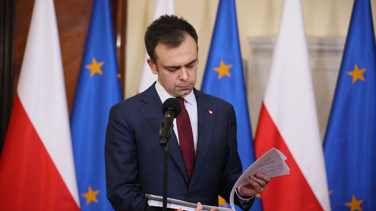 Minister finansów Andrzej Domański zapowiedział, że powszechny KSeF nie wejdzie w życie 1 lipca