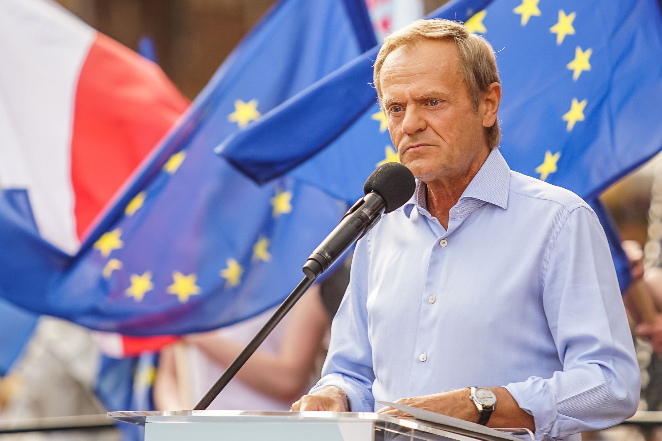 Donald Tusk jest na ustach wszystkich mediów. "Wiadomości" mówią o nim najczęściej