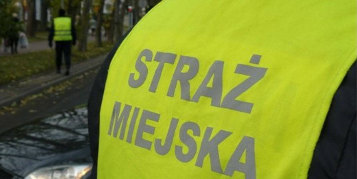 Mężczyzna chory na schizofrenię paranoidalną wymachiwał śrubokrętem na ul. Grodzki