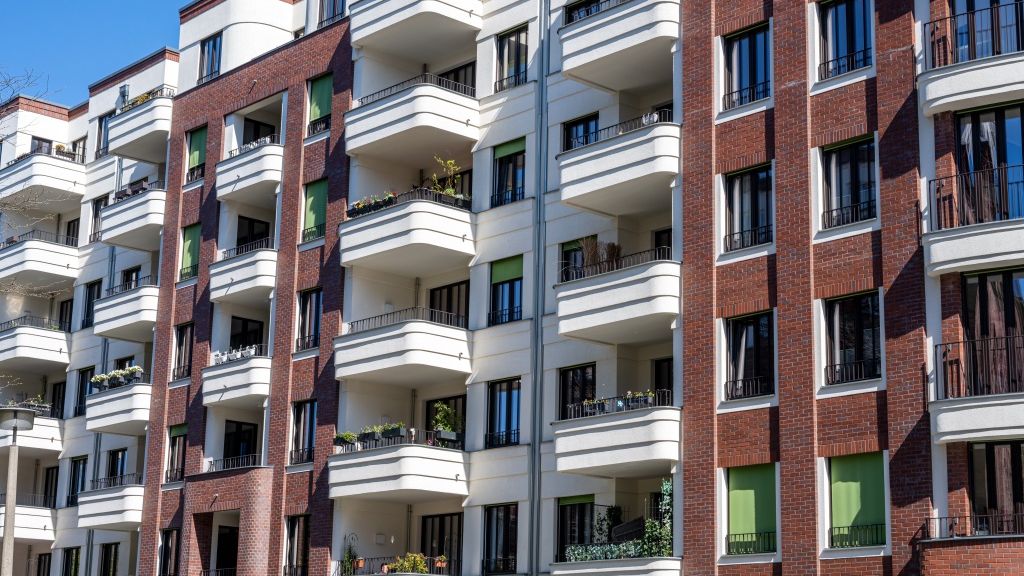 ebata "Kupno i sprzedaż nieruchomości w czasach zastoju. Nastroje na rynku w I kw. 2023 r."