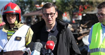 Pożar w Nowej Białej. Morawiecki: nie zostawimy was samych
