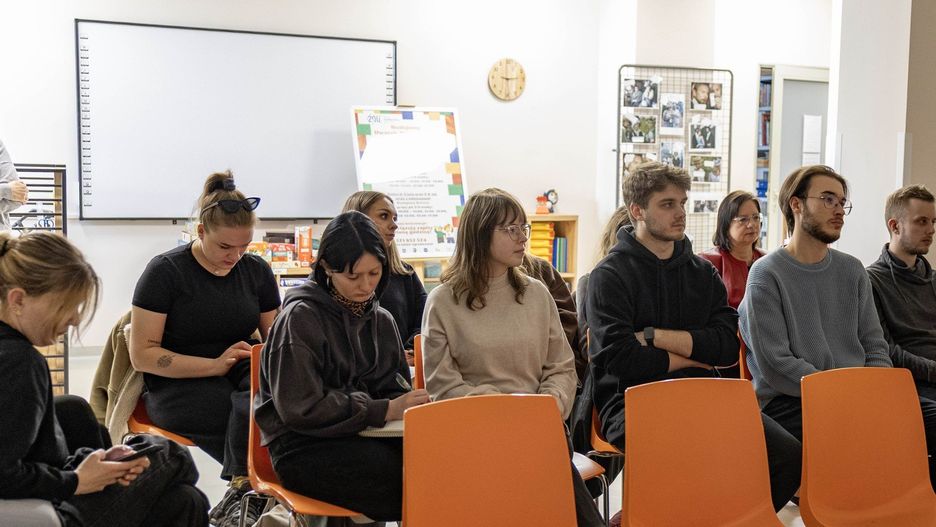 Studenci z Łodzi na zajęciach smart city w Zduńskiej Woli