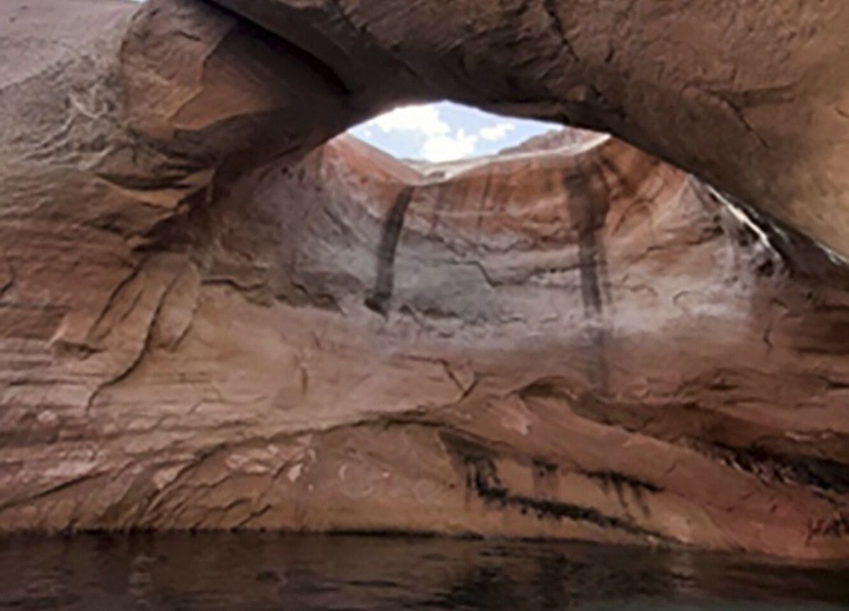 Double Arch na jeziorze Powell w Utah w USA