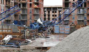 Wypadek na budowie. PIP: prace wstrzymane. Jest monitoring z żurawia