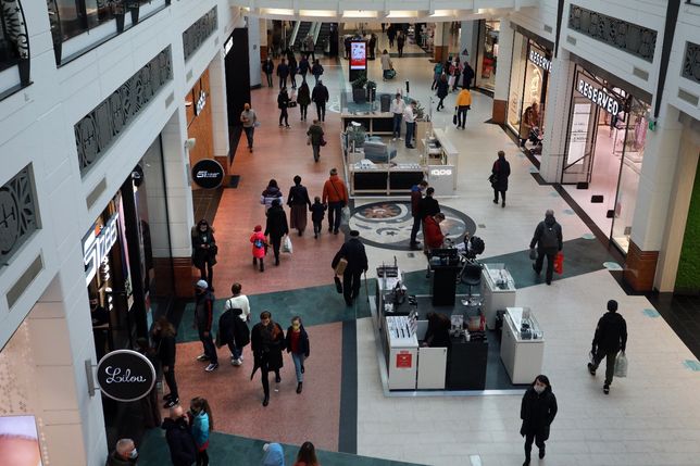 Warszawa. Luzowanie obostrzeń. Centrum handlowe Arkadia