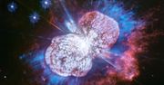 Eta Carinae - tak wygląda umierająca gwiazda. Hubble uchwycił ją w ultrafiolecie
